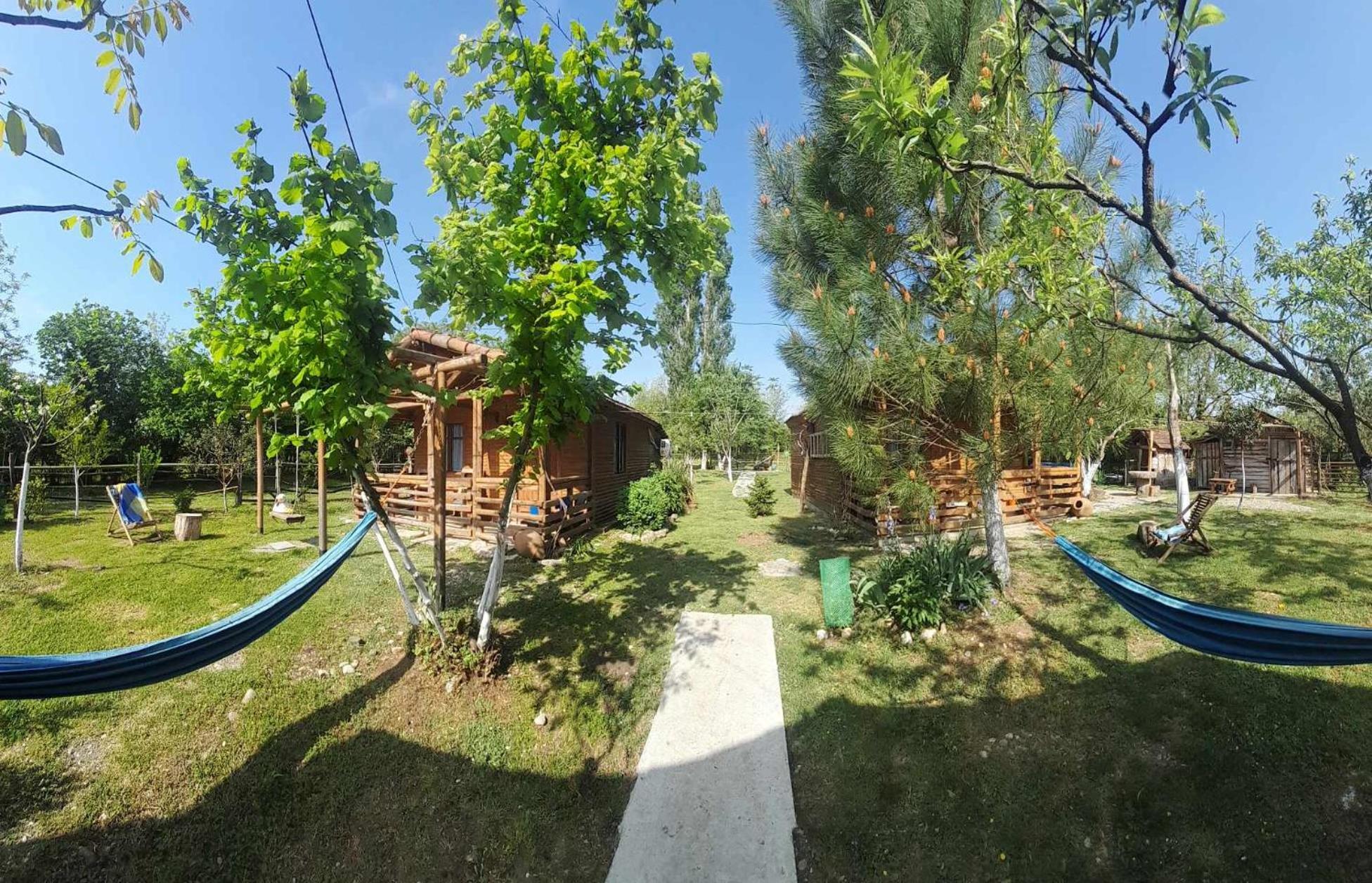 Tiny Houses Genacvale มาร์ทวิลิ ภายนอก รูปภาพ